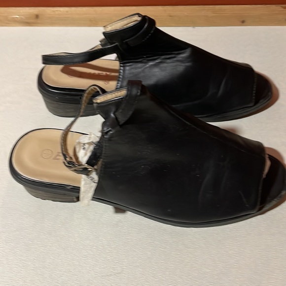 Women’s flats - Picture 3 of 5